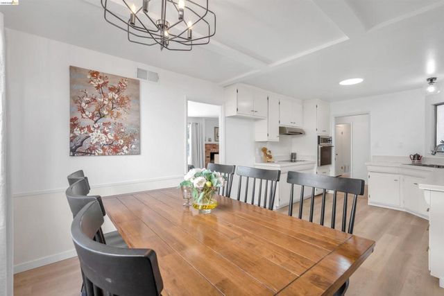 3453 Stewarton Dr, Richmond, CA 94803