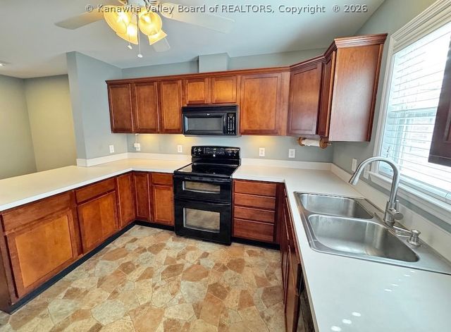 2305 Kanawha Terrace 112, St Albans, WV 25177