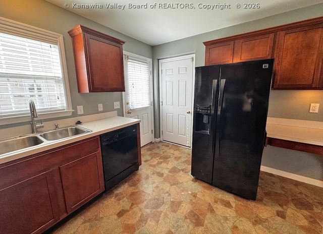 2305 Kanawha Terrace 112, St Albans, WV 25177