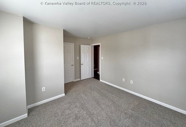 2305 Kanawha Terrace 112, St Albans, WV 25177