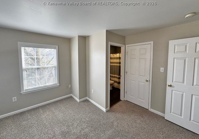 2305 Kanawha Terrace 112, St Albans, WV 25177