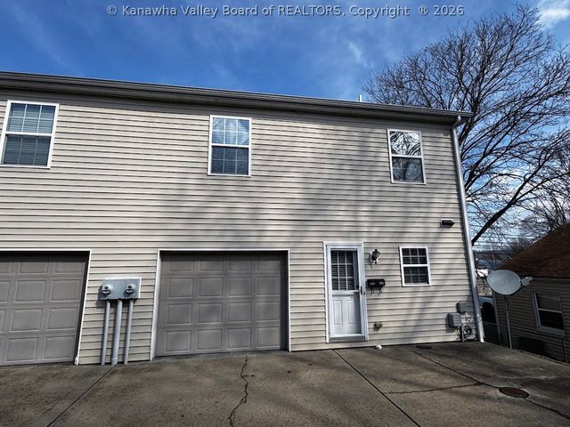 2305 Kanawha Terrace 112, St Albans, WV 25177