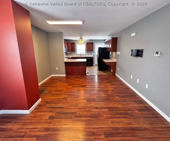 2305 Kanawha Terrace 112, St Albans, WV 25177