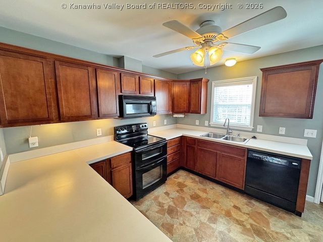 2305 Kanawha Terrace 112, St Albans, WV 25177