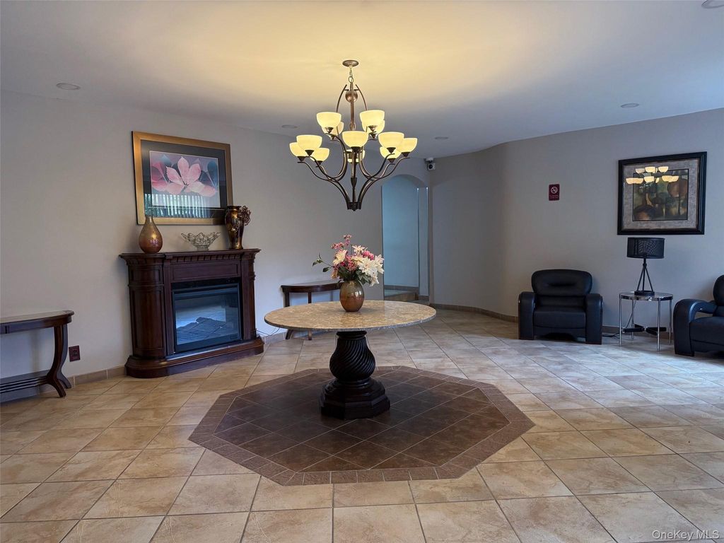 5 Oakdale Manor C1, Suffern, NY 10901