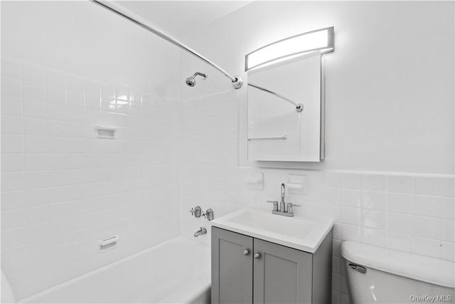 700 Scarsdale Avenue 1T, Scarsdale, NY 10583