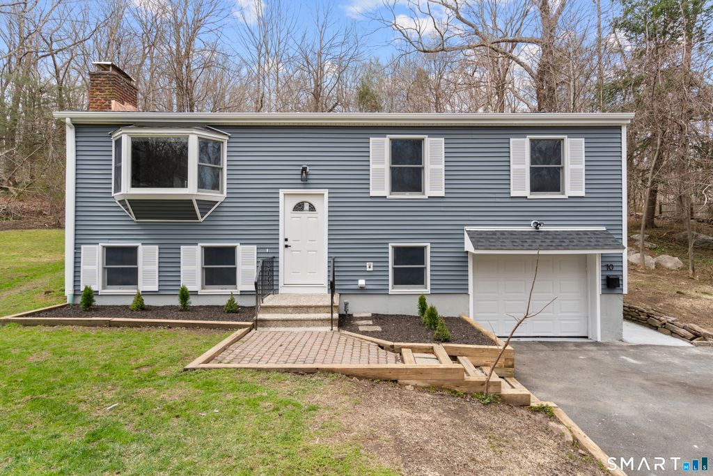 70 Dayton Road, Redding, CT 06896