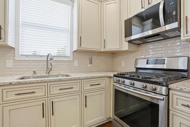 410 Ramblewood Drive, Forks Twp, PA 18040