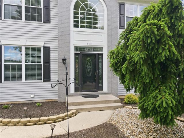 410 Ramblewood Drive, Forks Twp, PA 18040