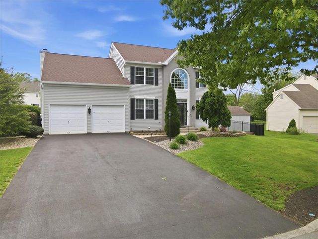 410 Ramblewood Drive, Forks Twp, PA 18040