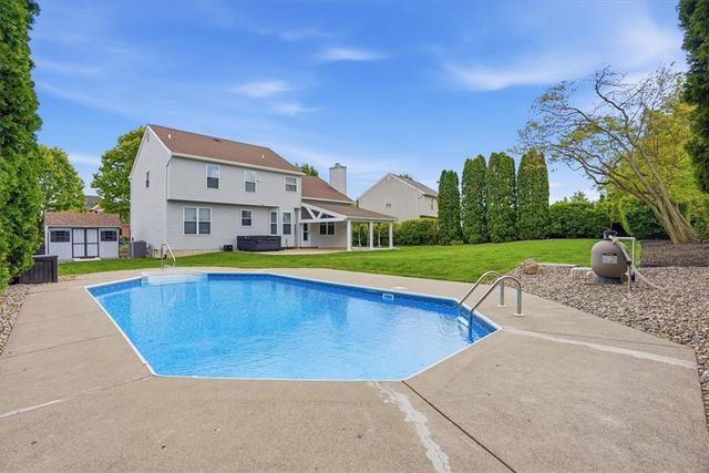 410 Ramblewood Drive, Forks Twp, PA 18040