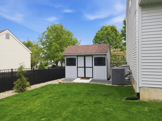 410 Ramblewood Drive, Forks Twp, PA 18040
