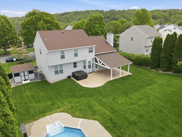 410 Ramblewood Drive, Forks Twp, PA 18040