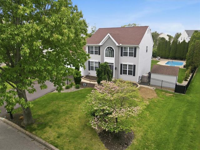 410 Ramblewood Drive, Forks Twp, PA 18040