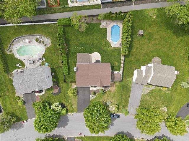 410 Ramblewood Drive, Forks Twp, PA 18040