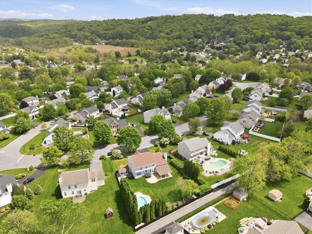 410 Ramblewood Drive, Forks Twp, PA 18040
