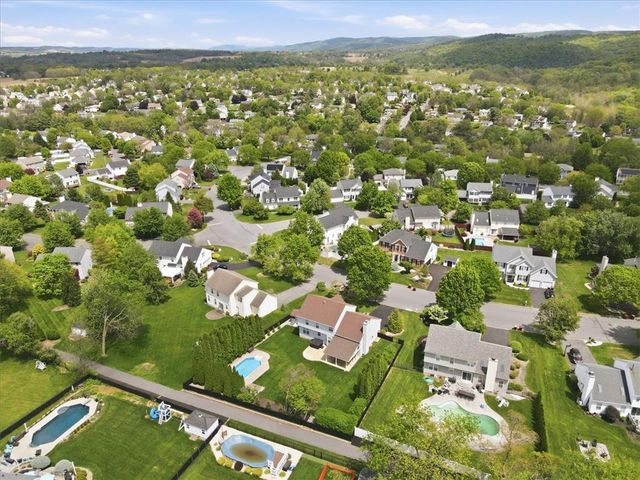 410 Ramblewood Drive, Forks Twp, PA 18040