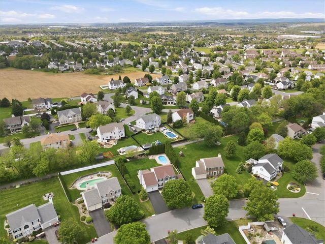 410 Ramblewood Drive, Forks Twp, PA 18040