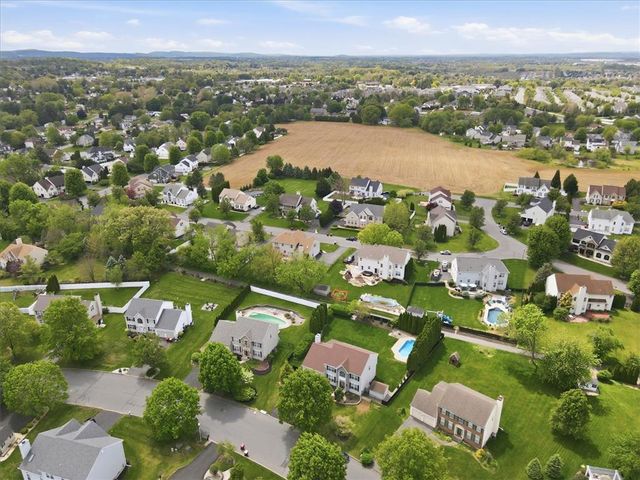 410 Ramblewood Drive, Forks Twp, PA 18040