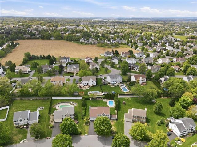410 Ramblewood Drive, Forks Twp, PA 18040