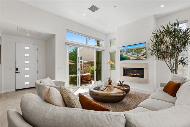 446 Fountain Drive, Palm Springs, CA 92262