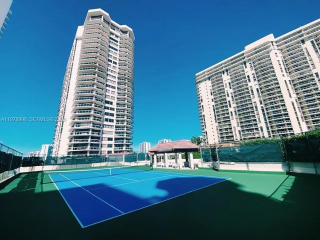 20185 E Country Club Drive TS3, Aventura, FL 33180