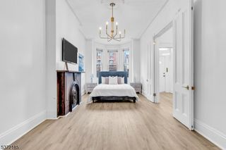 64 Oak St, Jersey City, NJ 07304