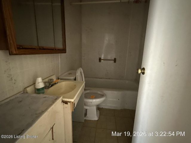 2612 Franklin Ave, Louisville, KY 40216