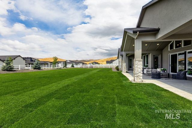 14353 N Woodpecker Avenue, Boise, ID 83714