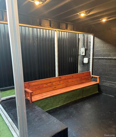 14939 Meyers Road, Detroit, MI 48227