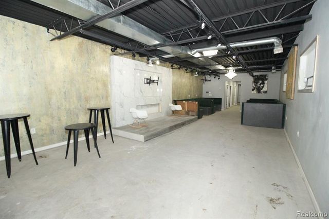 14939 Meyers Road, Detroit, MI 48227