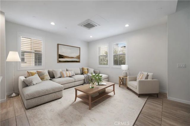 2138 Bella Court, Costa Mesa, CA 92627