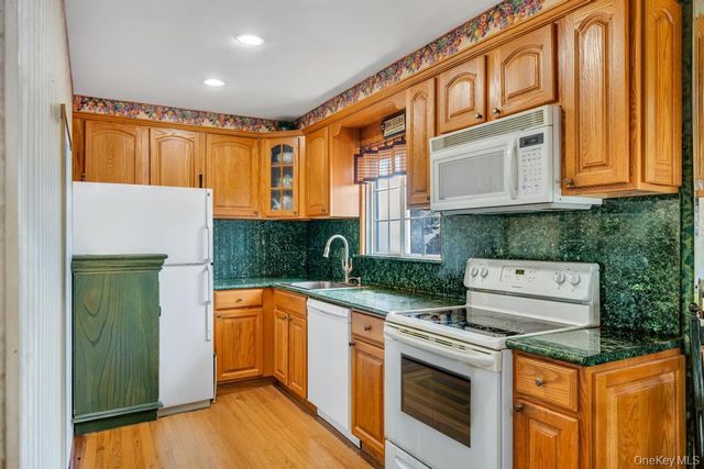 26 Terry Street, Hicksville, NY 11801