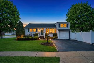 26 Terry Street, Hicksville, NY 11801