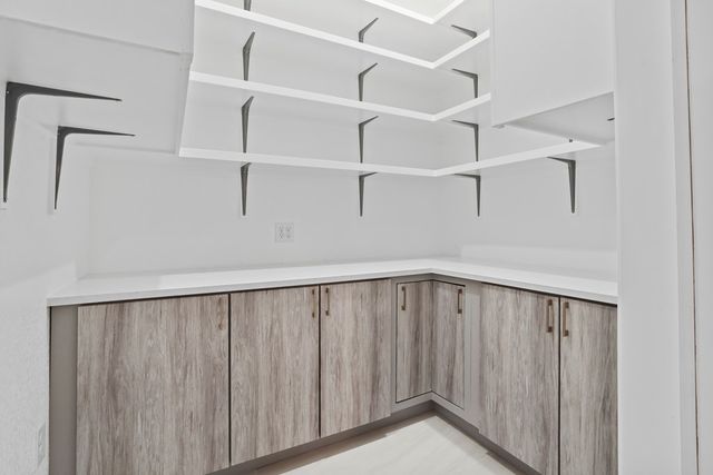 1608 N L St, Midland, TX 79701