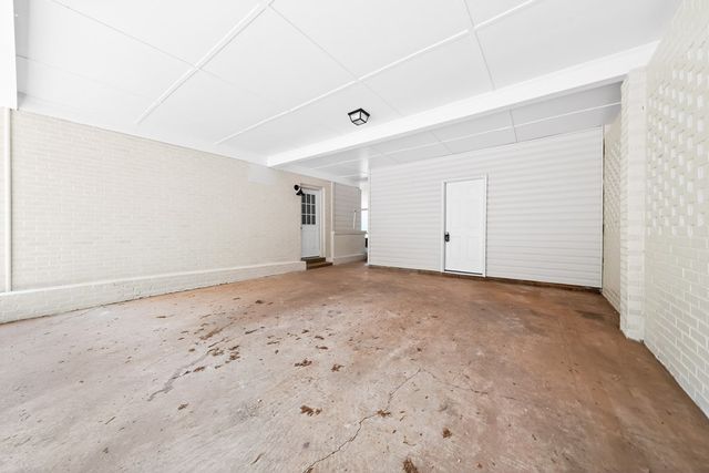 324 Park Hill Drive, Lagrange, GA 30241