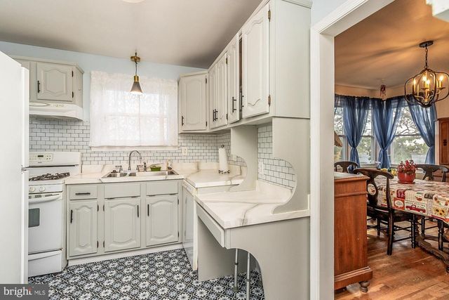 2645 SPRING RD, Parkville, MD 21234