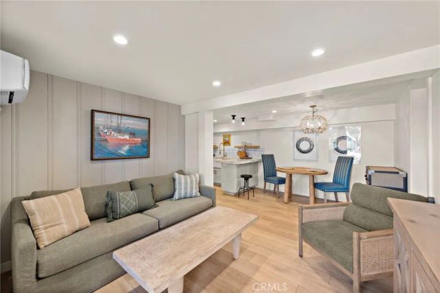 233 Cajon Street, Laguna Beach, CA 92651