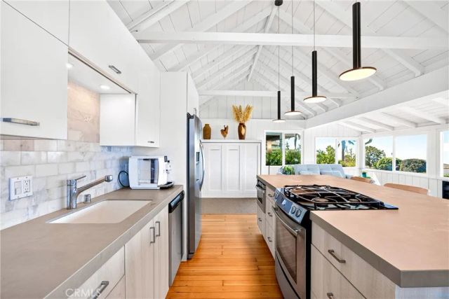 2955 Terry, Laguna Beach, CA 92651