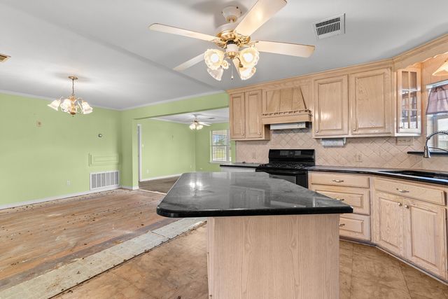 589 County Road 4150, Clifton, TX 76634