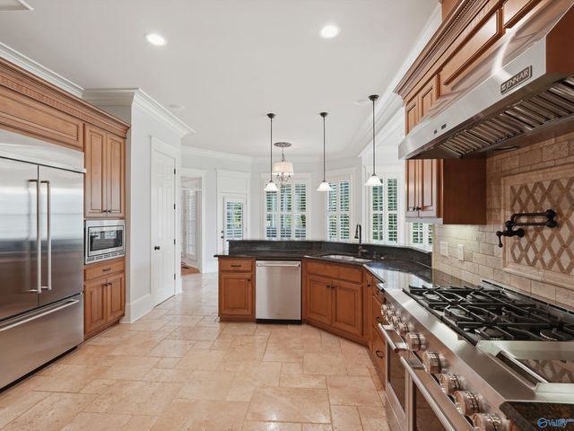 84 Lake Forest Blvd, Huntsville, AL 35824
