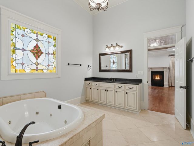 84 Lake Forest Blvd, Huntsville, AL 35824