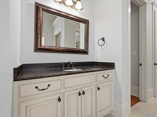 84 Lake Forest Blvd, Huntsville, AL 35824
