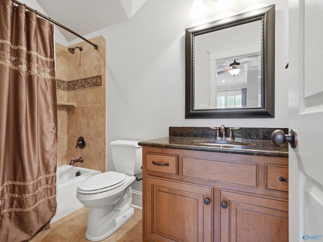 84 Lake Forest Blvd, Huntsville, AL 35824