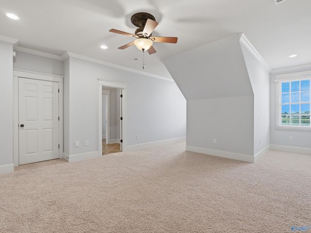 84 Lake Forest Blvd, Huntsville, AL 35824