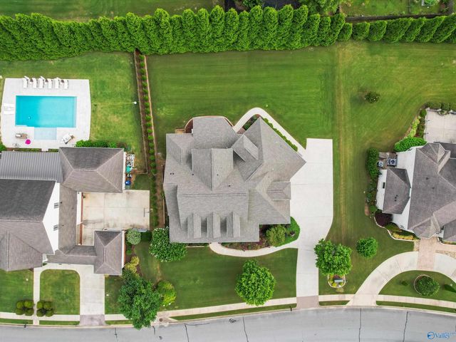 84 Lake Forest Blvd, Huntsville, AL 35824