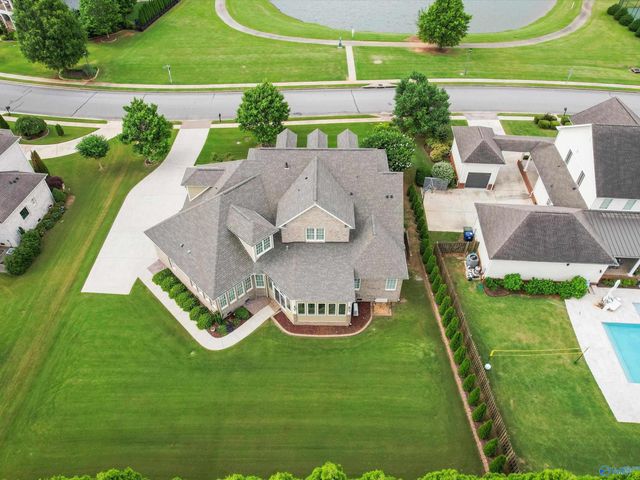 84 Lake Forest Blvd, Huntsville, AL 35824