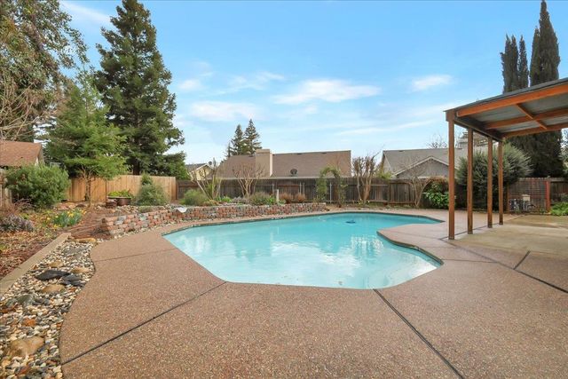 1376 Zephyr Dr, Yuba City, CA 95991