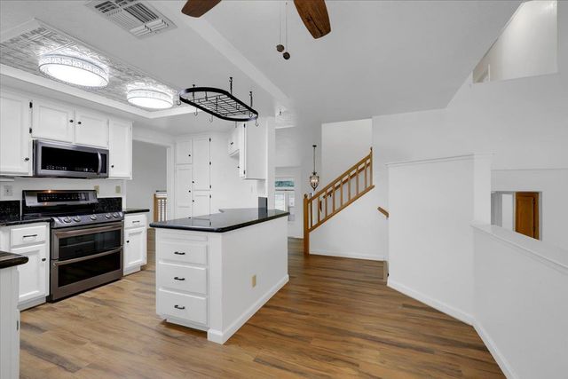 1376 Zephyr Dr, Yuba City, CA 95991