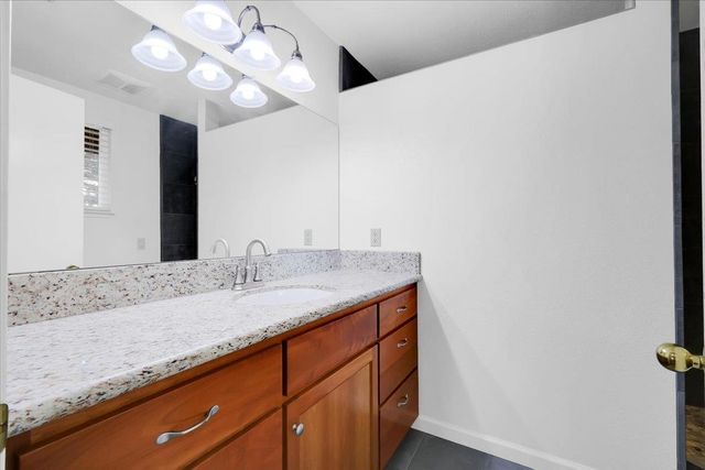 1376 Zephyr Dr, Yuba City, CA 95991